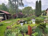 Ansicht Norden mit Teich + Gartenhaus - 