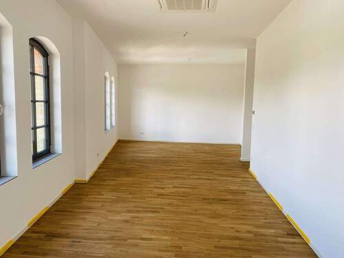 Wohnzimmer - 4 Zimmer Etagenwohnung in Mannheim