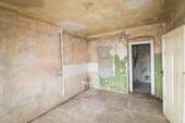 sanierungsbedürftige Wohnung - 