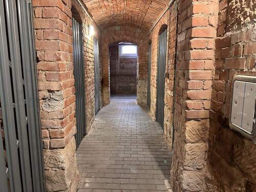 Keller (sandgestrahlt) - 