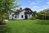 Garten und Hausrückansicht - 