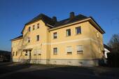 Hausansicht - +++ Große 2-Raumwohnung mit Sonnenbalkon zum Entspannen! +++