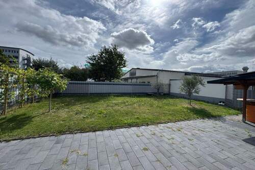 Aussenbereich - 1 Zimmer Mehrfamilienhaus, Wohnhaus zum Kaufen in Walldorf