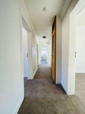 Flur - Etagenwohnung mit 90,00 m&sup2; in Mannheim zur Miete