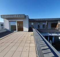 Viel Licht, toller Ausblick und großer Freibereich im Scharnhauser Park - Ostfildern