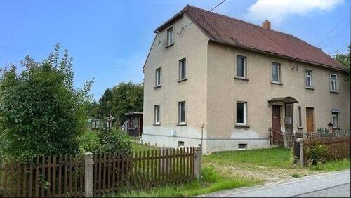 Front- und Seitenansicht - Innenraumwunder - Ortsteil Ruppersdorf