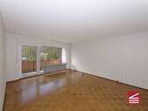 1-1536_03_Wohn- Esszimmer Blick auf den Balkon - Etagenwohnung mit 75,00 m&sup2; in Baden-Baden zum Kaufen