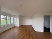 helles Wohnzimmer - 2 Zimmer Etagenwohnung in Dippoldiswalde