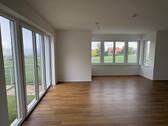 helles Wohnzimmer - Etagenwohnung mit 73,20 m&sup2; in Dippoldiswalde zur Miete