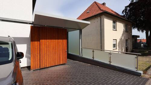 Hof und Carport - 