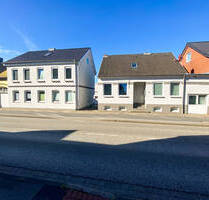 Zwei Häuser mit 12 Wohnungen + Bauland + Ausbaureserve in Eckernförde