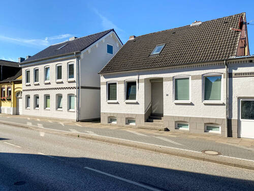 Front seitlich - 1 Zimmer Mehrfamilienhaus, Wohnhaus zum Kaufen in Eckernförde