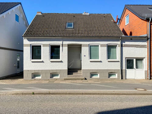 Ansicht Front - Mehrfamilienhaus, Wohnhaus mit 474,00 m² in Eckernförde zum Kaufen