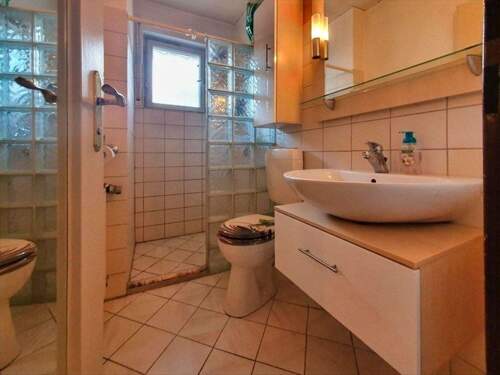 Bad - 2 Zimmer Etagenwohnung in Berlin