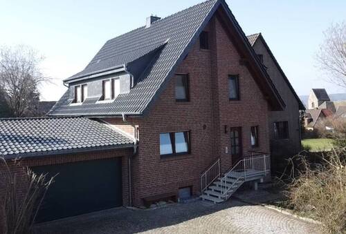 Außenansicht - Ein Zuhause für die ganze Familie - 280 m² Wohnfläche & großer Garten