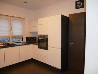 Küche seitlich - 5 Zimmer Einfamilienhaus in Lehmen