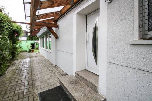 Eingang Anbau - 1 Zimmer Mehrfamilienhaus, Wohnhaus zum Kaufen in Mönchengladbach