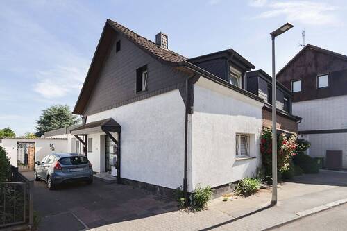 Hausansicht - 3 Zimmer Doppelhaushälfte zum Kaufen in Oberhausen
