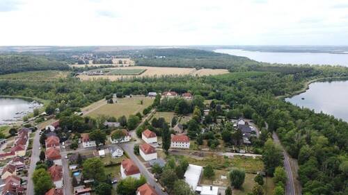 Luftbild m. Blick auf die umliegenden Seen - Einfamilienhaus mit 101,00 m² in Braunsbedra / Großkayna zum Kaufen