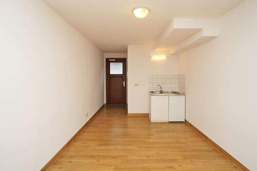 Wohnen - 1 Zimmer Etagenwohnung in Dresden