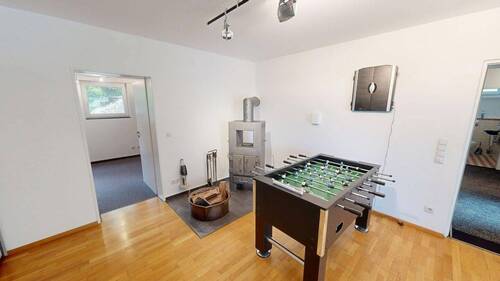 UG - Ofen im Wohnzimmer - 