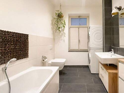 Tageslichtbadezimmer - digital leer - 