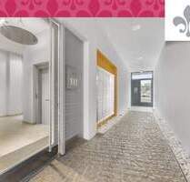 MODERN CHIC IN BERLIN- MITTE: GROSSZÜGIGES 2-ZIMMER-APARTMENT MIT ZWEI BALKONEN