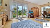Wohnzimmer EG - Bezugsfreies Zweifamilienhaus mit Traumgarten in begehrter Lage von Mainz-Gonsenheim
