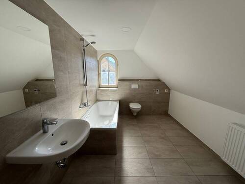 Badezimmer - 4 Zimmer Etagenwohnung zur Miete in Kreischa