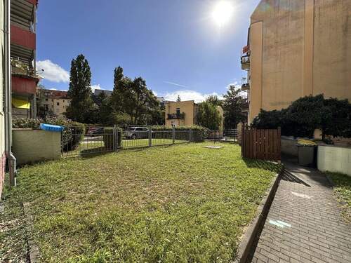 Grünfläche - 3 Zimmer Etagenwohnung zum Kaufen in Dresden