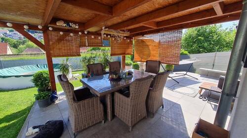 überdachter Freisitz - 