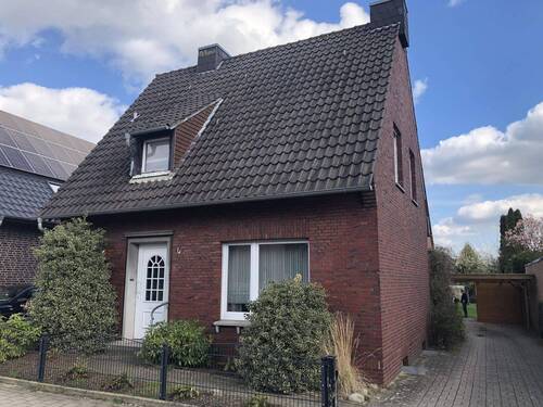 Vorderansicht - Handwerker aufgepasst! Kleiner Altbau ( Wohnungseigentum ) als Einfamilienhaus oder mit 2 kleinen Wohnungen !