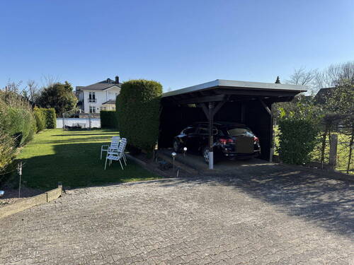 Carport und Garten - 6 Zimmer Doppelhaushälfte in Geseke