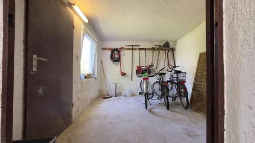 Fahrradraum hinter Garage - 