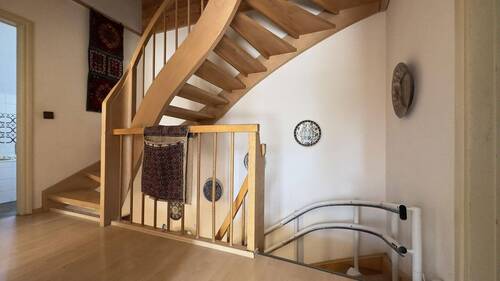 Treppenhaus aus OG - 