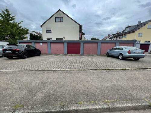 Garage + Stellplatz (Rechts) - 