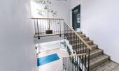 Eingang + Treppenhaus - 