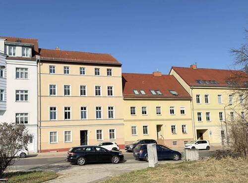 Straßenansicht - Gemütliches kleines 5-WE-Haus - Etagen-WE im 2. OG mit Home-Office-Zimmer - geeignet für bis zu 3 Personen !