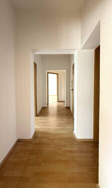 Wohnungseingang/Flur - 4 Zimmer Etagenwohnung zur Miete in Frankfurt (Oder)