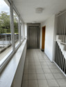 Treppenhaus und Flur zur Wohnung - 3 Zimmer Etagenwohnung zum Kaufen in Überlingen