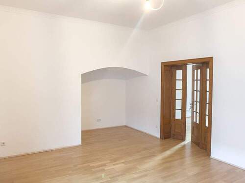 Wohnzimmer - 4 Zimmer Etagenwohnung in Krefeld