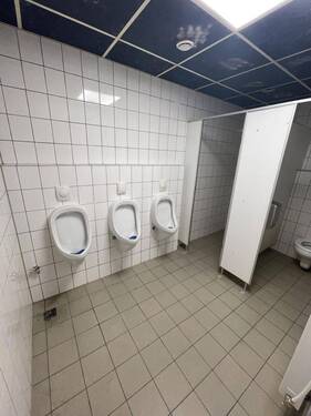 Öffentliche Toilettenanlage - 