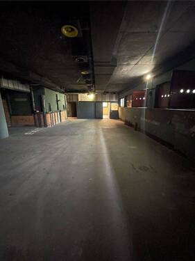 Leerer Lagerraum - Hotel, Pension, Gasthof in Grana