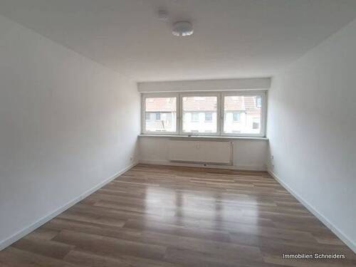 Wohnzimmer (?) - DU-Hochfeld, Wanheimer Straße 23-25 - 3-Zimmer-Wohnung im 4.OG (ohne Aufzug) ab Oktober November zu mieten
