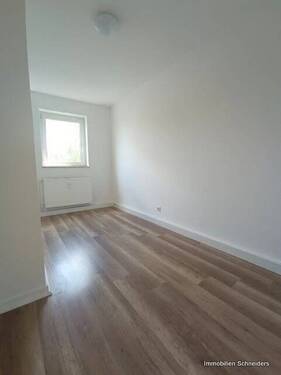 2.Schlafzimmer o. Kinderzimmer (?) - 3 Zimmer Etagenwohnung in Duisburg