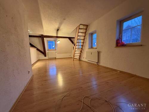 Wohnzimmer - 2,5-Zimmer-Maisonette-Wohnung - praktisch und ideal für Singles