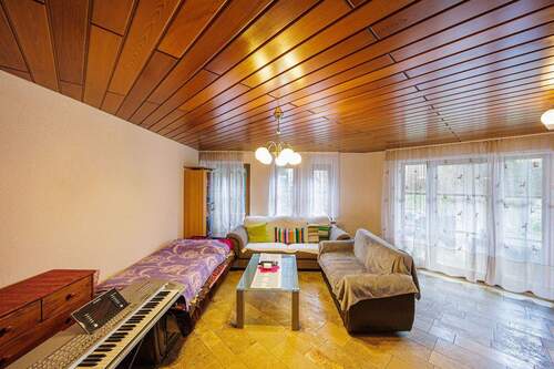 Wohnzimmer - 2 Zimmer Etagenwohnung zum Kaufen in Markgröningen