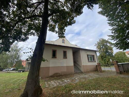 Hausansicht - 1 Zimmer Mehrfamilienhaus, Wohnhaus in Luckau