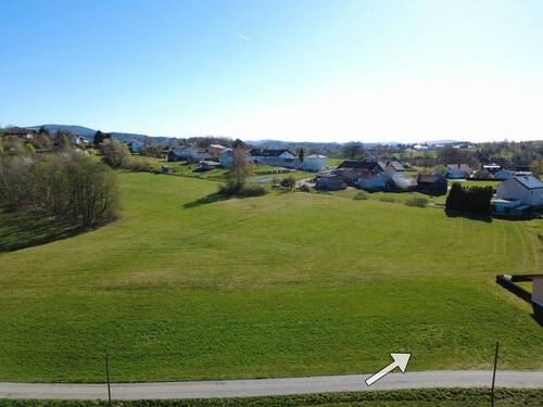 tolles Grundstück mit viel Grün - Einfamilienhaus mit 1,00 m&sup2; in Schöllnach zum Kaufen
