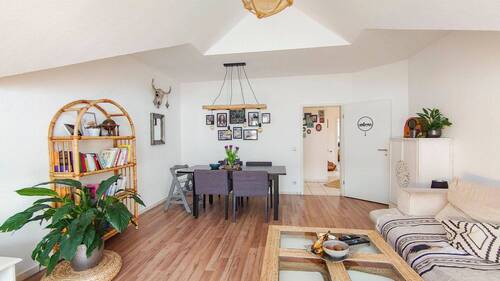 Wohnzimmer - 4 Zimmer Etagenwohnung zum Kaufen in Mühlheim am Main